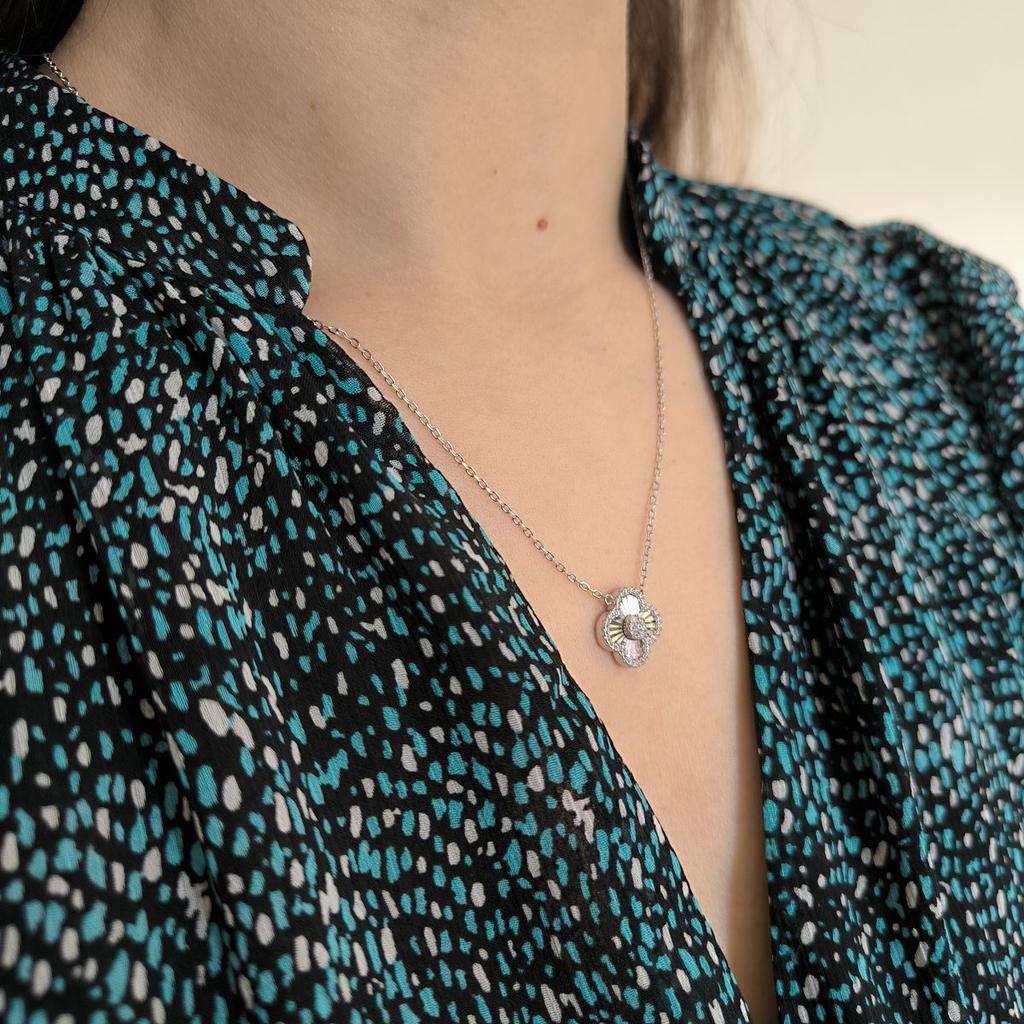 Серебряное колье с фианитами, вес изделия 4,15 гр (2182658)