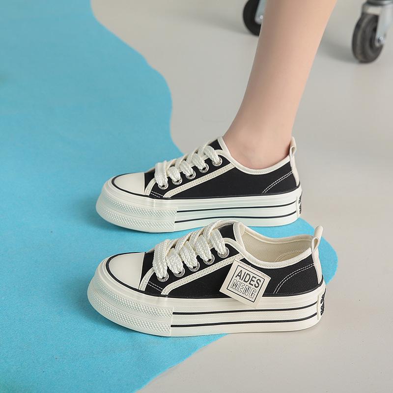 Height-increasing platform canvas shoes women's 2025 new spring and summer breathable casual versatile popular white shoes student board shoes