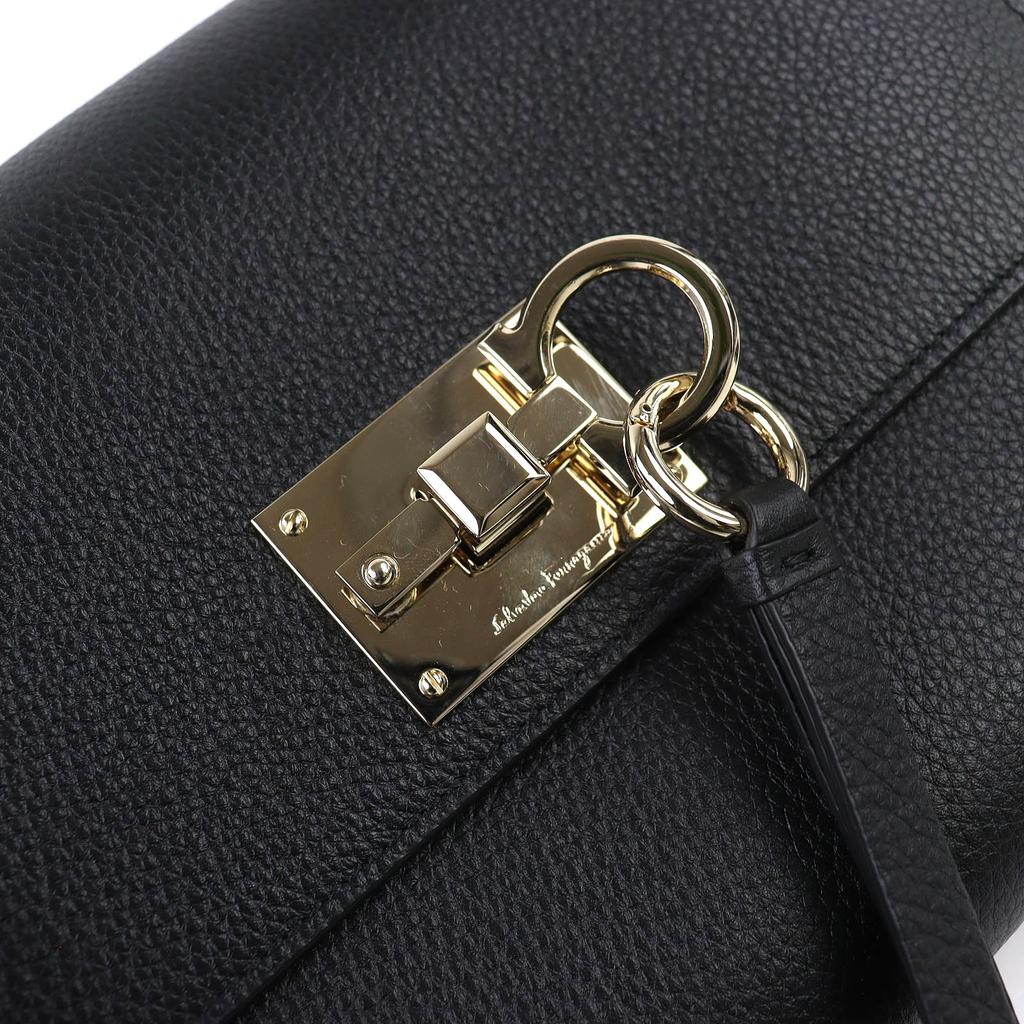 Pristine Salvatore Ferragamo Shoulder Bag Studio Gancini Leather Black 21H886 Used