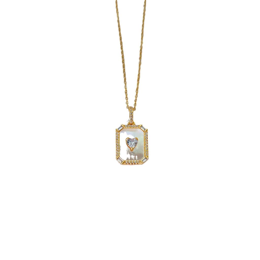Love Square Necklace Female, Light Luxury Versatile High Sense Of Gradual Change Fritillary Pendant Collarbone Chain
