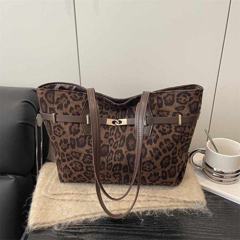 Yogodlns Leopard Print Large Capacity Tote Bag with Brown Faux Leather Trim Gold Lock Shoulder Purse for Daily Use Underarm Handbags