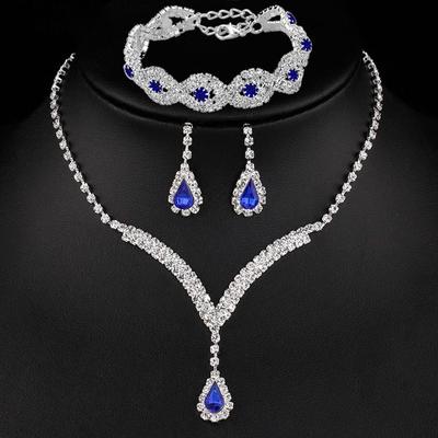 Exquisite Twist Rhinestone Necklace Earrings Bracelet Three-piece Crystal Clavicle Chain Dinner Accessories Necklace