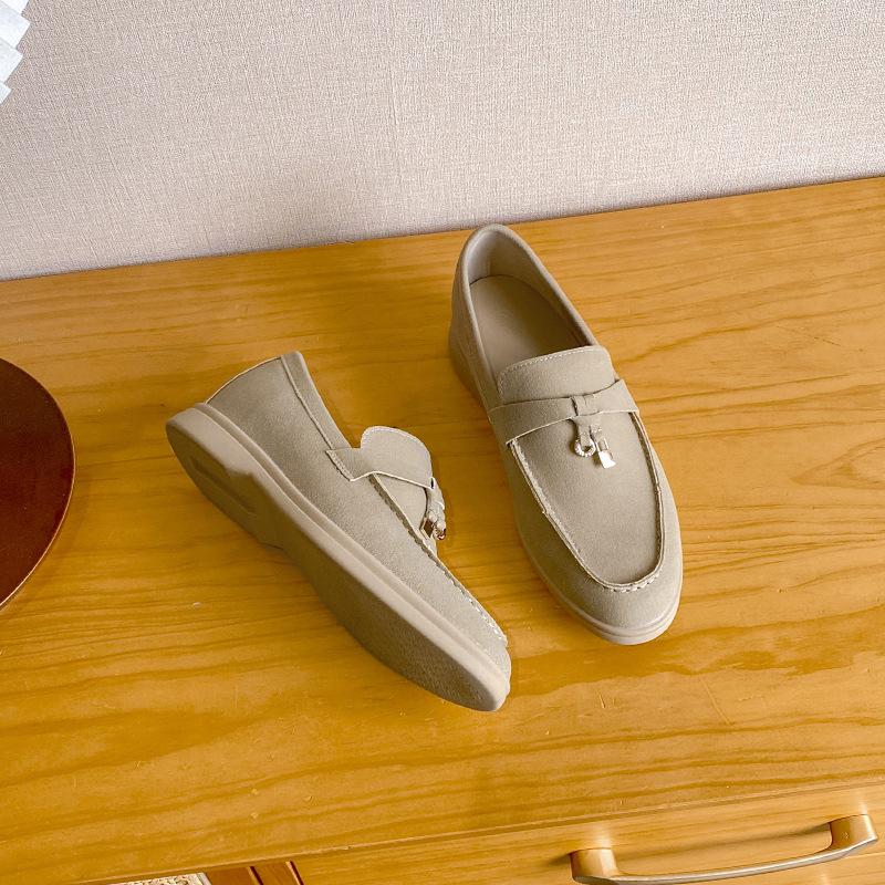 Grape Mom Fleece-Lined Tassel Loafers: Women's Winter Slip-On Soft Sole Furry Shoes.