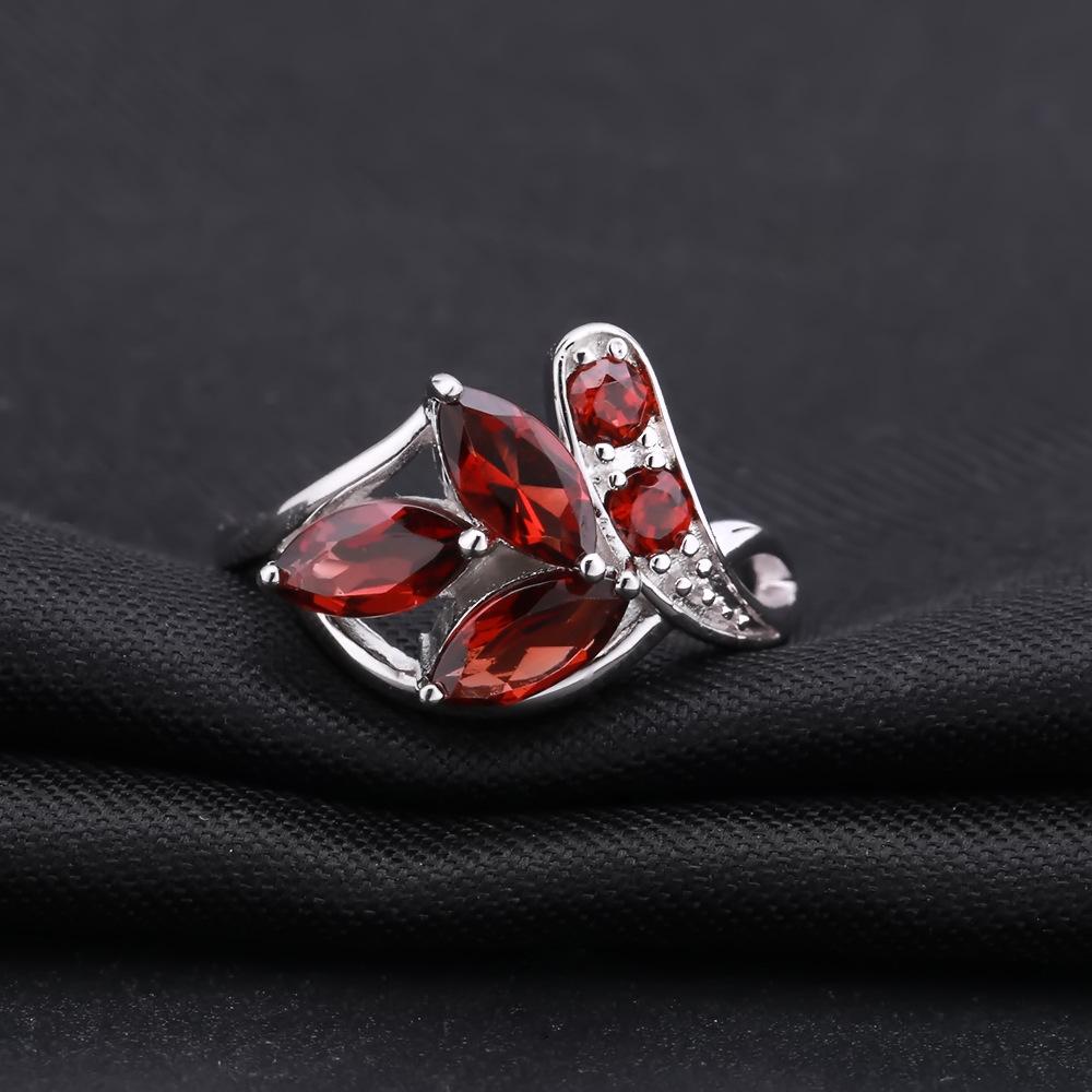 Design Sense Natural Gem Ring Female, Personality S925 Silver Inlaid Natural Garnet Ring