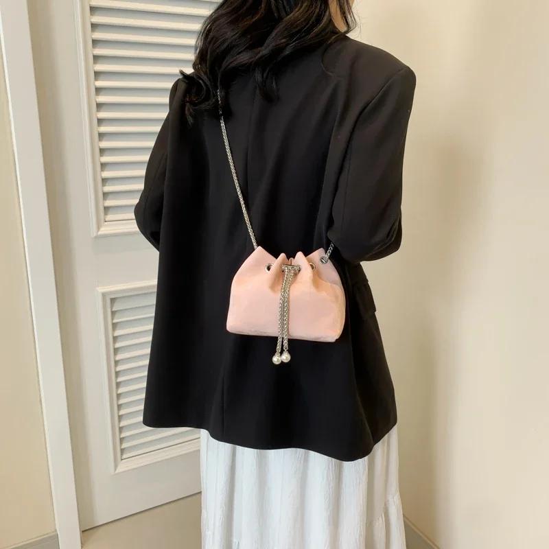 Velvet Chain Strap Bucket Bag for Women Elegant and Versatile New Bucket Bag Popular Lucky Bag