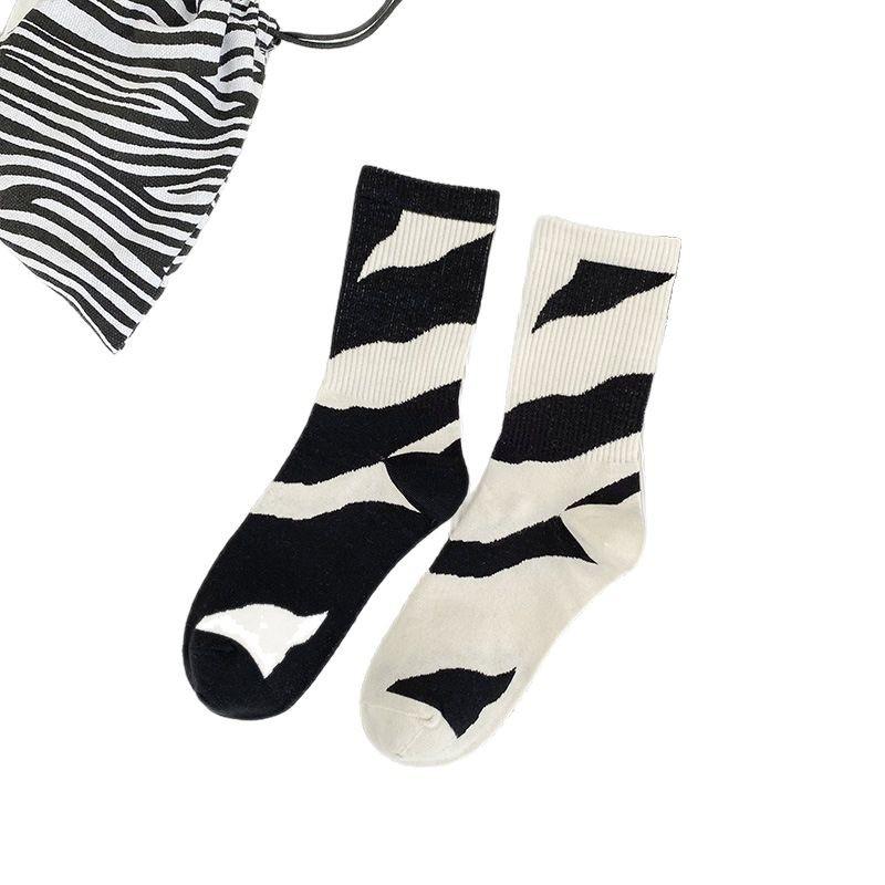 2024 INS Style Non-Slip Couple Mid-Calf Cotton Socks, Sweat-Absorbent & Versatile for All Seasons