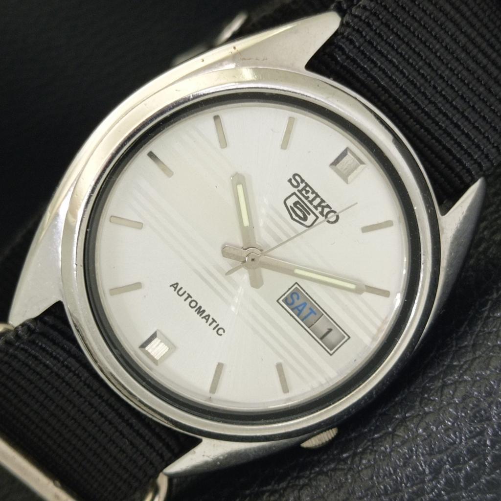 VINTAGE SEIKO 5 AUTOMATIC 7019A JAPAN MENS SILVER COLOR DIAL WATCH a701497-5 R206b-a701497
