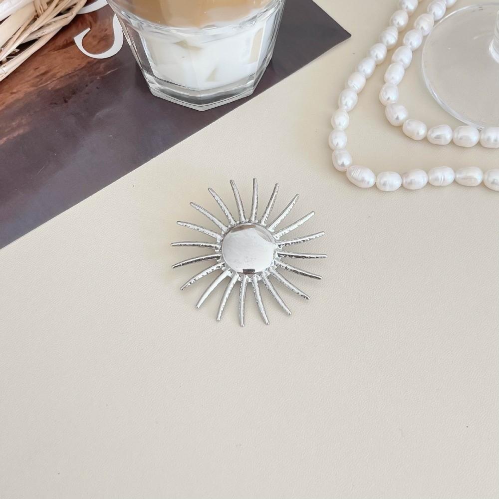 New Lobster Irregular Brooches Metal Starfish Geometric Brooches Glossy Finish Gold Plated Lapel Pins Jewelry Accessories