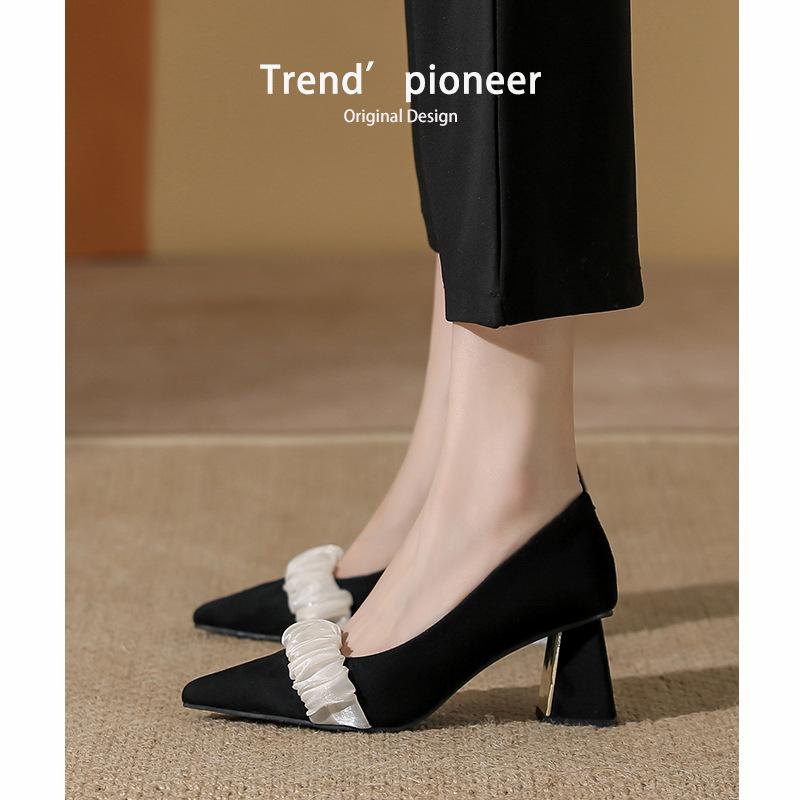 

Spring and summer new gentle wind pointed high heels versatile temperament black thick high heels single shoes women 39