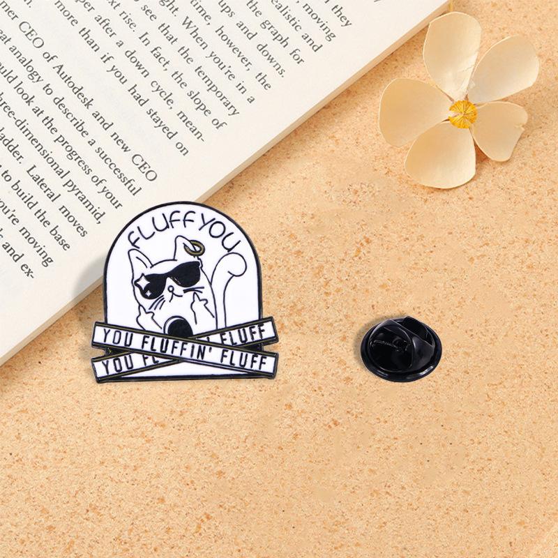Original Cartoon Katze Metall Brosche Niedliche Tier Serie Schwarze Katze Pistolen Abzeichen Heiß verkaufte Pin Zubehör