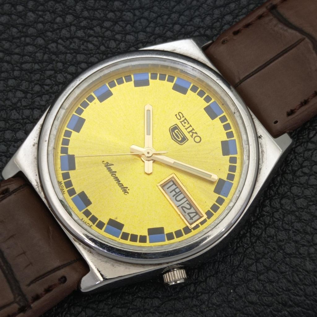 SEIKO 5 AUTOMATIC VINTAGE JAPAN MENS GOLDEN COLOR DIAL WATCH a701657-5 R206c-a701657
