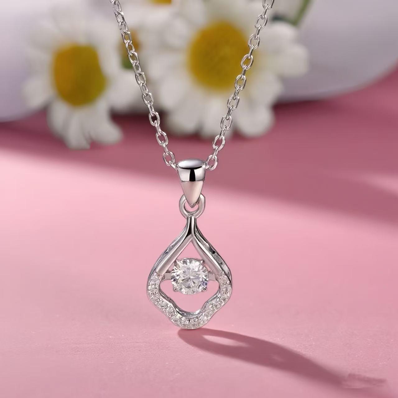 Sterling Silver Lively Zirconia Necklace: Korean Style Short Pendant for Women 925 Silver