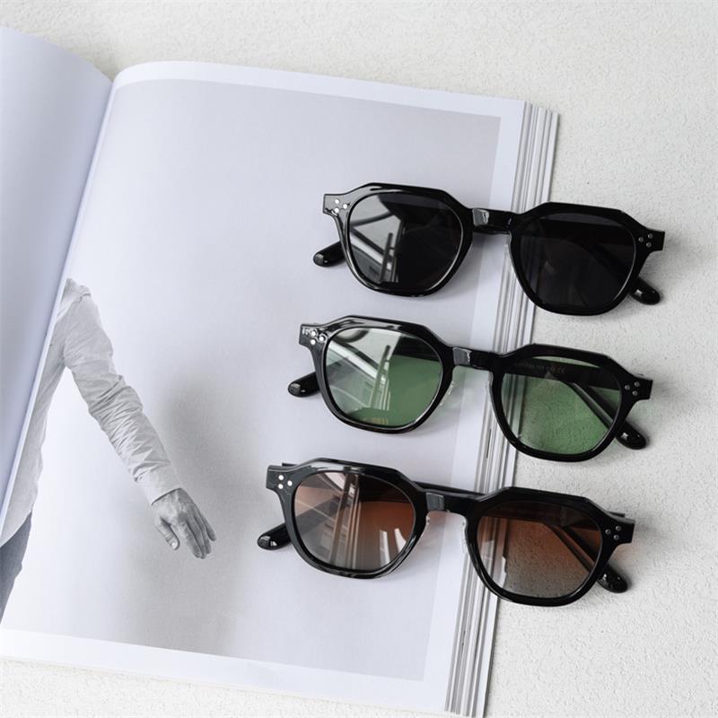 Fashion Square Polarized Sunglasses Women Retro Rivets Decoration Gradient Shades Men Driving Anti-Glare Sun Glasses Eyewear