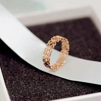 Hohler Blume Goldbeschichteter Titanstahlring für Damen - Koreanische Mode