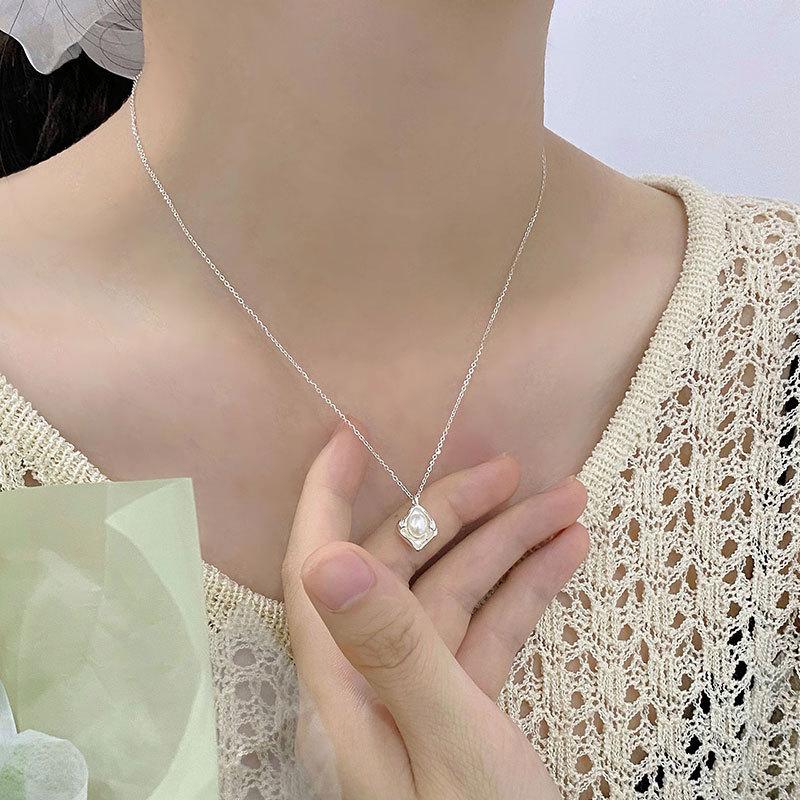 Vintage Lava Geometry Pearl Necklace Irregular Fold Pendant Collar Chain Female
