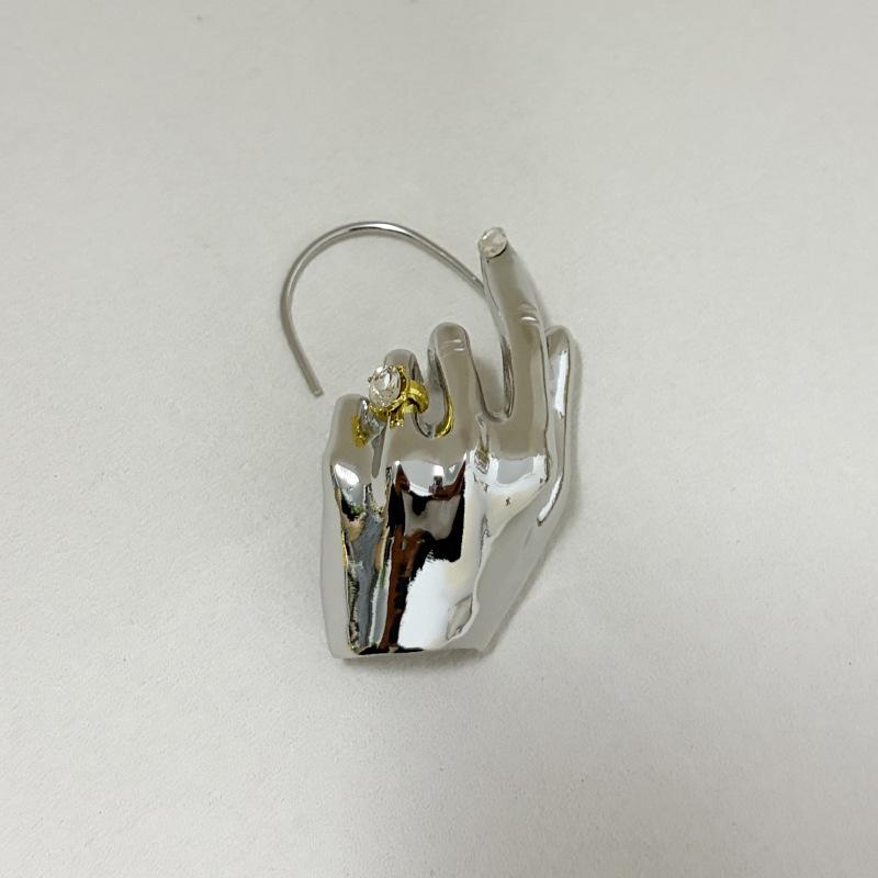 1Pcs Novelty Design Metal Hand Earcuff Dangle Earrings For Women Jewelry Fashion Show Statement Earrings Accessories