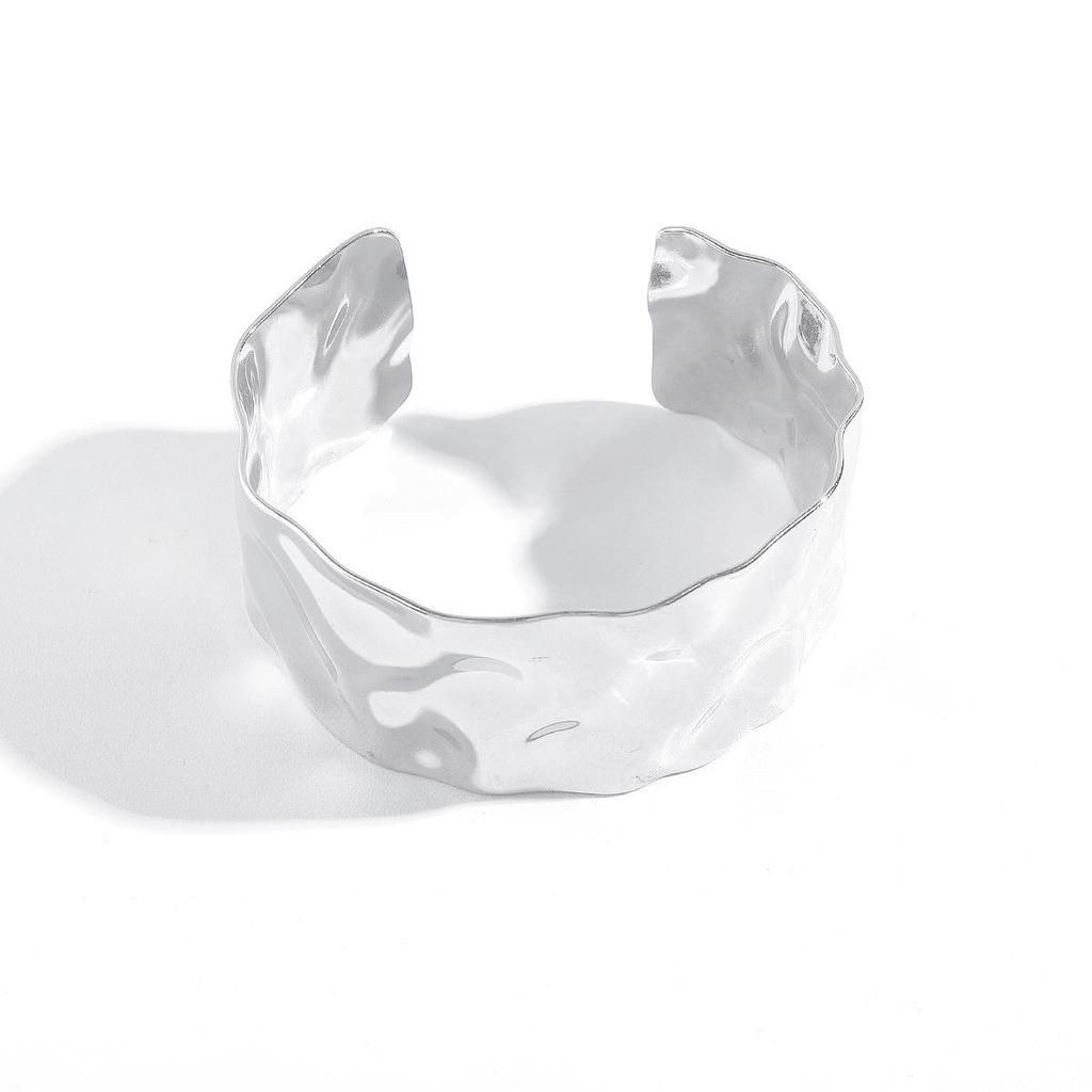 Elegant Light Luxury Irregular Open Cuff Bracelet for Women, Personalized Design, Wide-Brimmed Brass Wristband with High-End Feel.