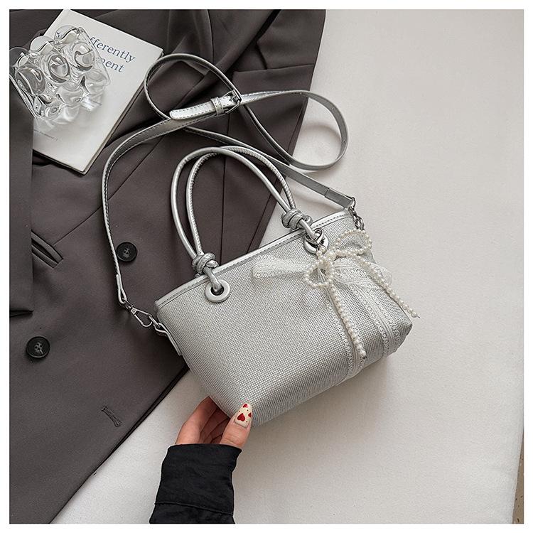 Portable vegetable basket bag women's new light luxury niche high-end bucket bag denim rivet shoulder messenger bag
