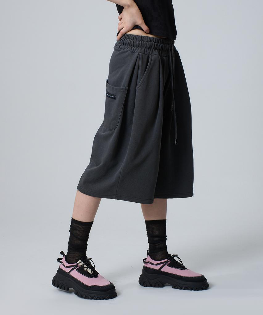 UNKNOWN PLANET Daily Wide Pigment Sweat Shorts Pants Charcoal