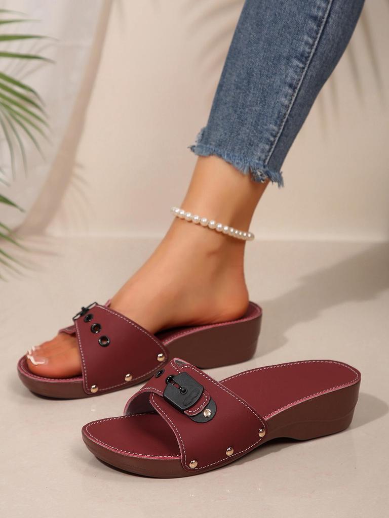 Übergröße Schnallenriemen Nieten Plateau Sandalen - Damen 2025 Frühling/Sommer Kollektion