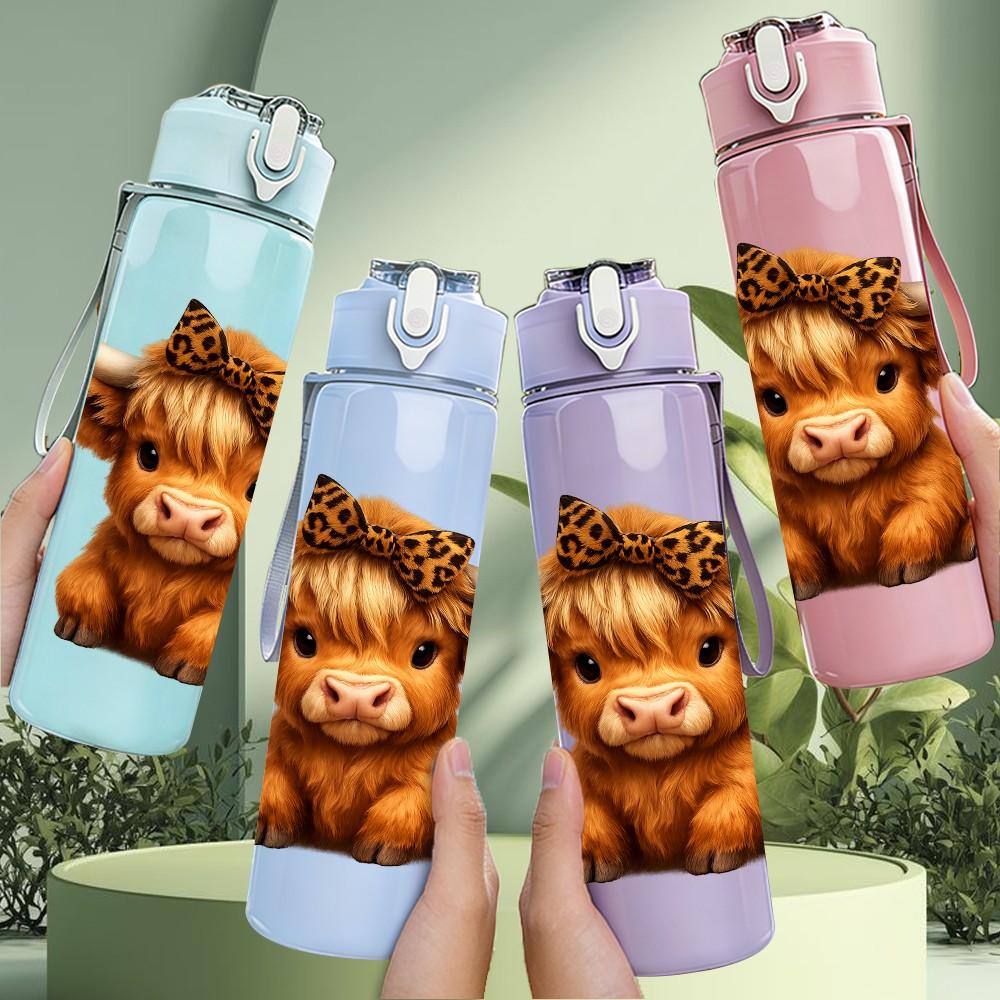 1PC Brown Highland Cow Horn Portrait 750ml Color Plastic Sports Water Bottle Leakproof Flip Straw Lid Suitable for Sports Office Home Use