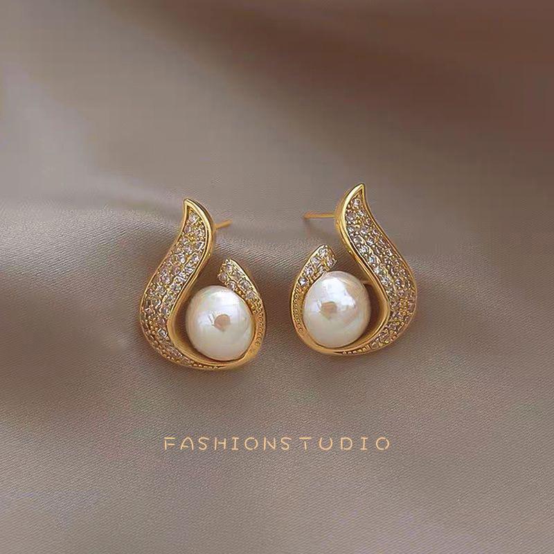2025 Pearl Vintage High-End Stud Earrings - Bestseller Contemporary Style, Textured, Fashionable Women s Jewelry
