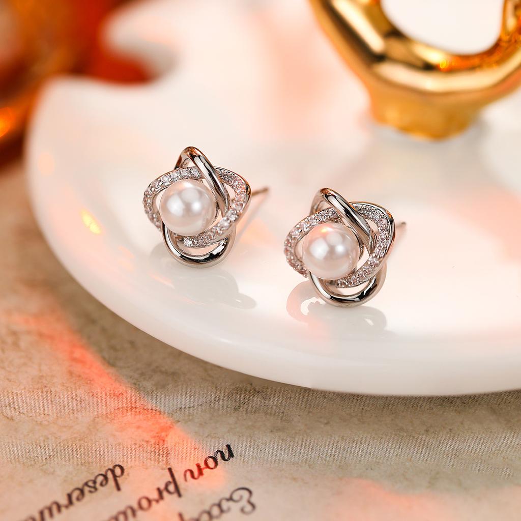Premium Pearl Stud Earrings S925 Silver Needle Elegant Exquisite Earrings Retro Temperament Versatile Earrings