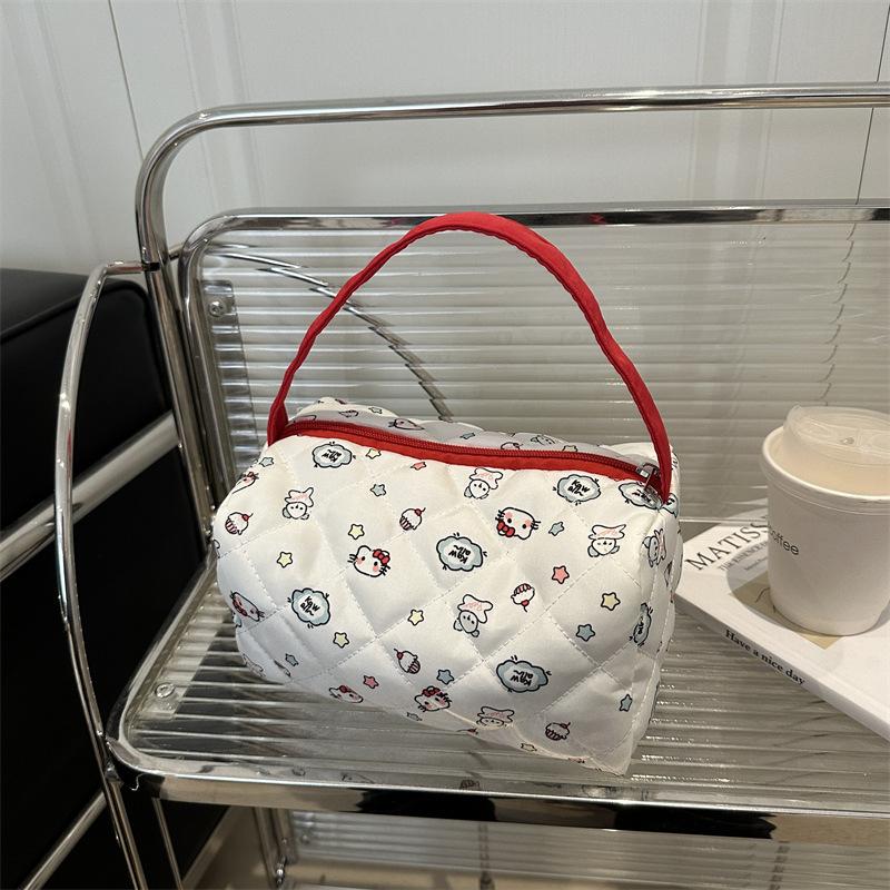 

Japanese sweet foreign niche design handbag simple underarm bag 2025 new shoulder bag small bag crescent bag