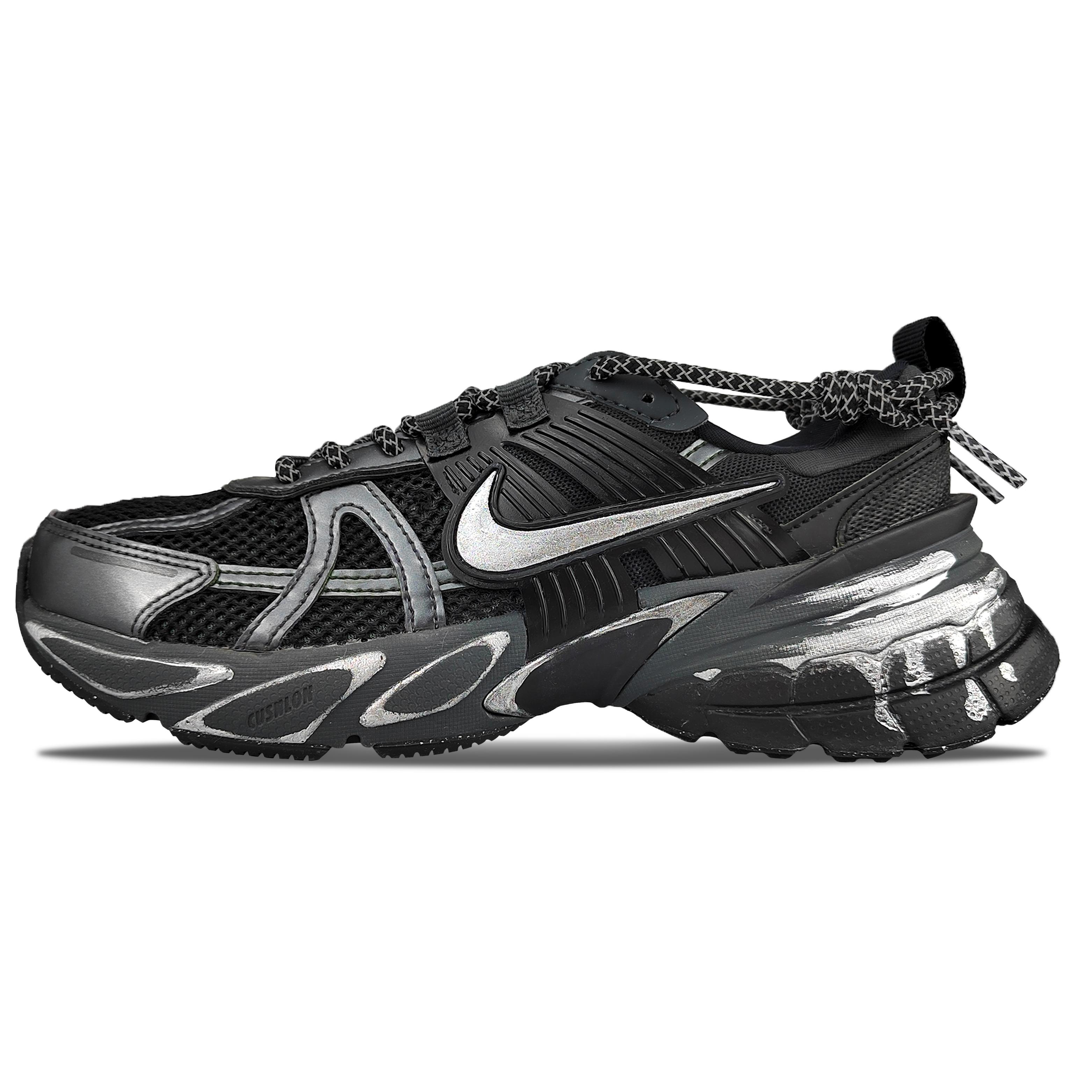 Nike V2K Run Low top Casual Running Shoes Women s Silver Black FD0736-001(Team220-) 37.5