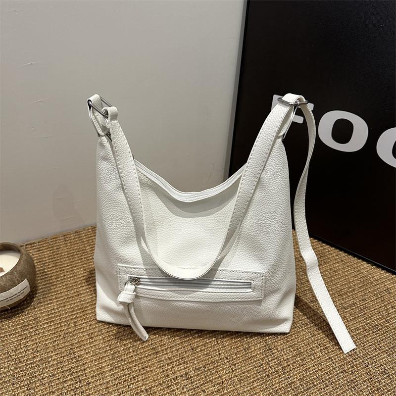 Stylish Large Capacity Fashionable Pu Tote Bag For Women Perfect For Daily Commute