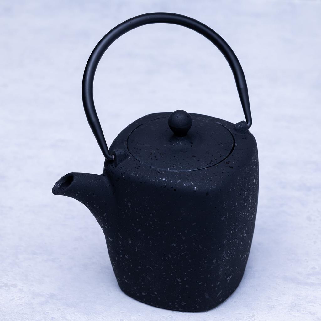 Czajniczek żeliwny Zaparzacz 0.9L KINGHOFF KH-1818