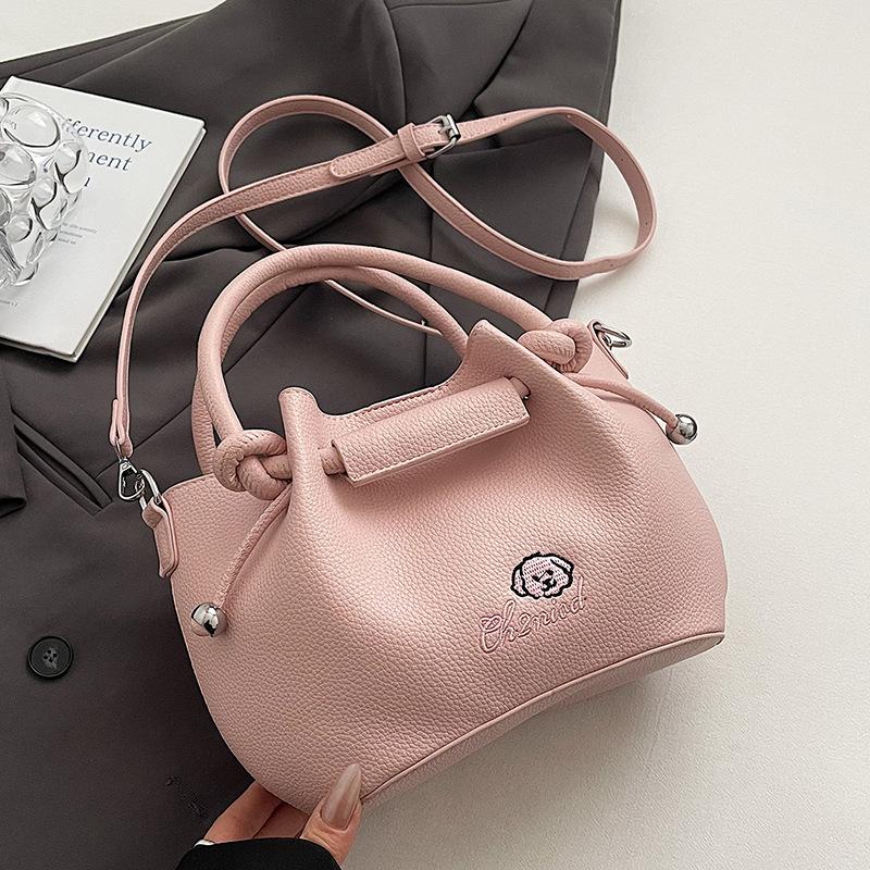 

2025 новая простая повседневная сумочка с узором личи, нишевый дизайн, высокое чувство, свежая мода, на плечо, мессенджер