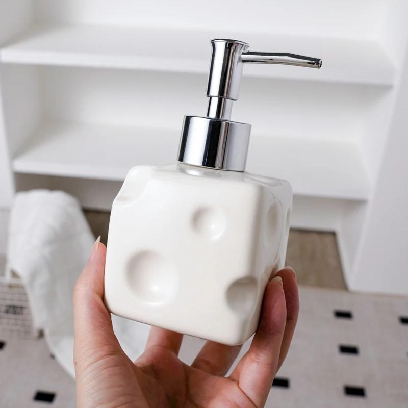 High Appearance Hand Soap Bottle Cute Laundry Detergent Shower Gel Shampoo Bottle Press The Bottles Portable Soap Dispensers