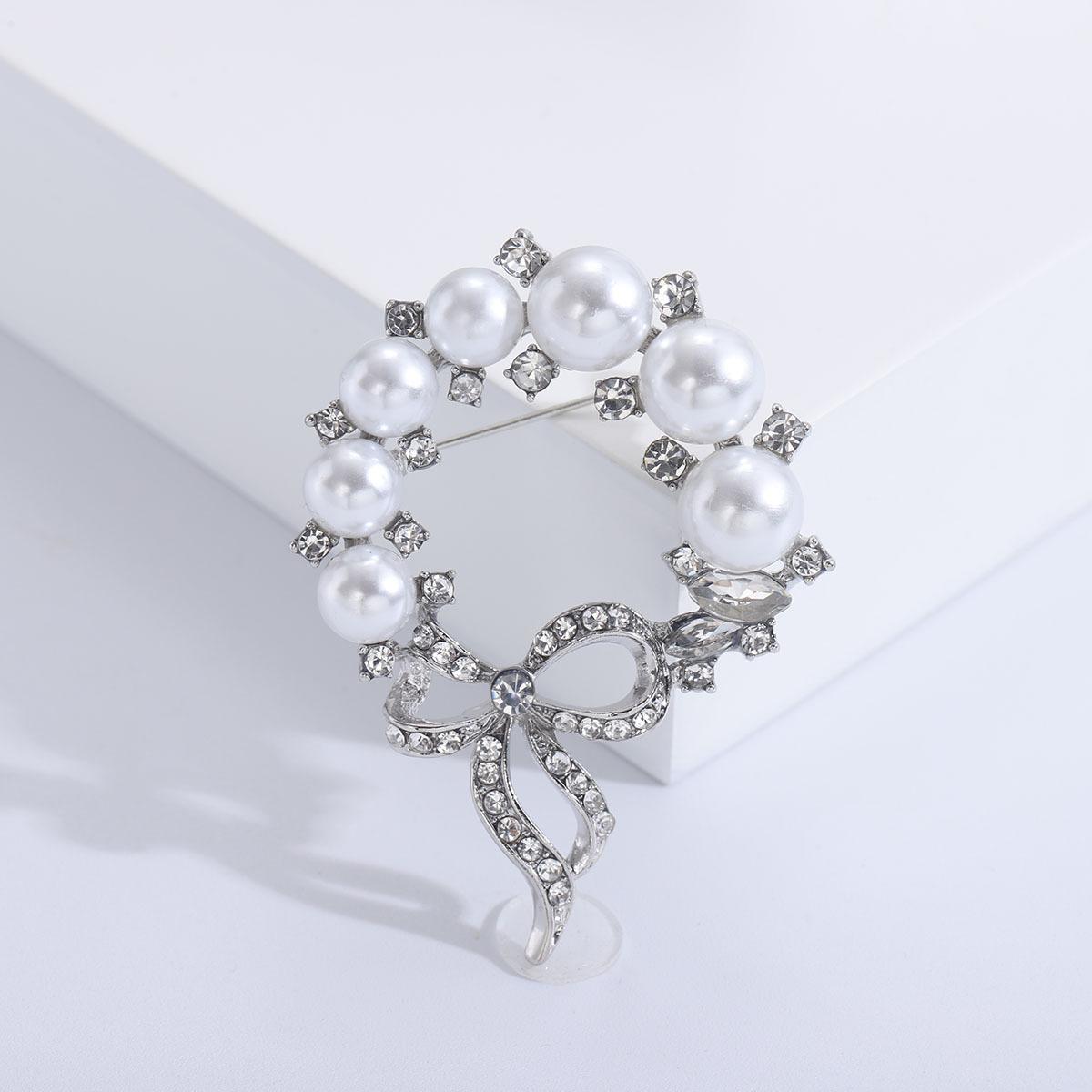 

Высококачественная инкрустированная бриллиантами брошь-бант, модная брошь-гирлянда из сплава с жемчугом, темпераментные аксессуары для одежды