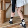 Farbblock-Absätze mit Stoffetiketten, Dicke Nadelstrümpfe, Gepunktete Mid-Calf-Frotteesocken, Damen- und Damen-Paarsocken