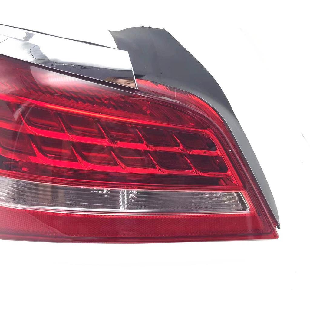 Buick LaCrosse Rear Taillight Assembly for 2013-2015 Models: Brake and Headlight Shell