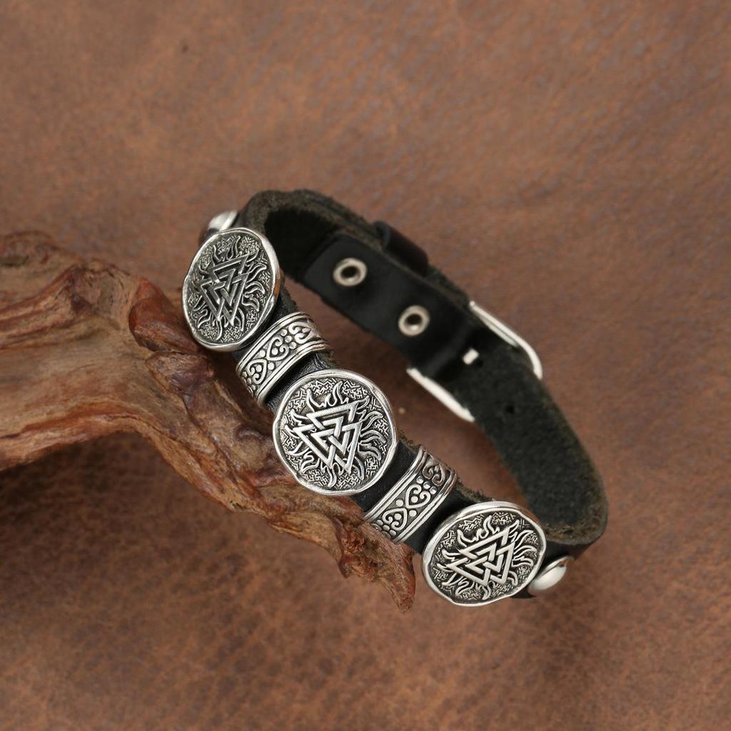 Simple Cowhide Leather Hand Strap: Stylish Thin Bracelet for Men & Women, Retro Design with Smooth Finish
