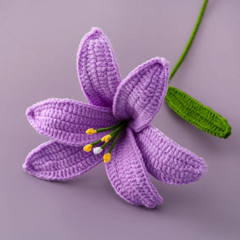 1Pcs Crochet Lily Flowers Creative Hand-knitted Flower Bouquet Wedding Party Home Decor