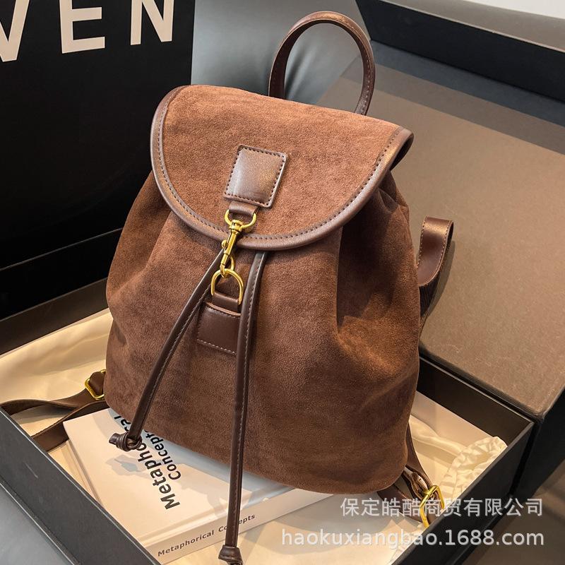 Large capacity bag 2025 new casual versatile backpack women's portable bucket bag matte retro going out backpack