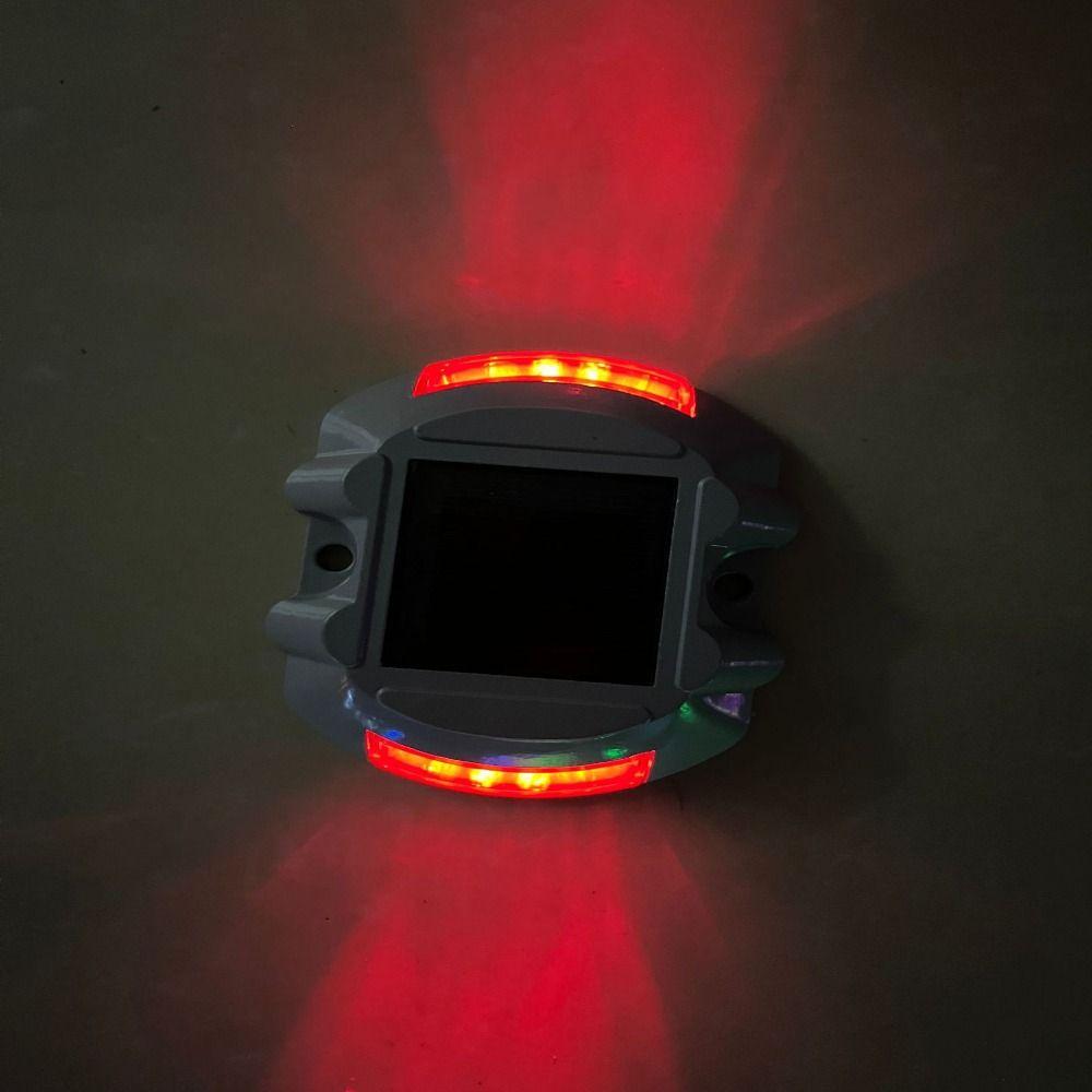 Solarbetriebene LED-Deckleuchte Intelligente Einfahrtsleuchte Landschaftsbeleuchtung Solar-Straßenboller Treppe