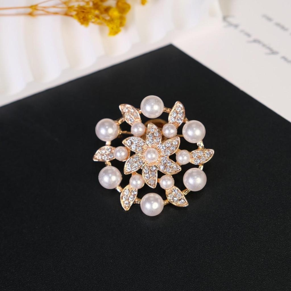 Elegant Women's Brooch: Versatile Bow & Insect Flower Design with Anti-Exposure Feature
