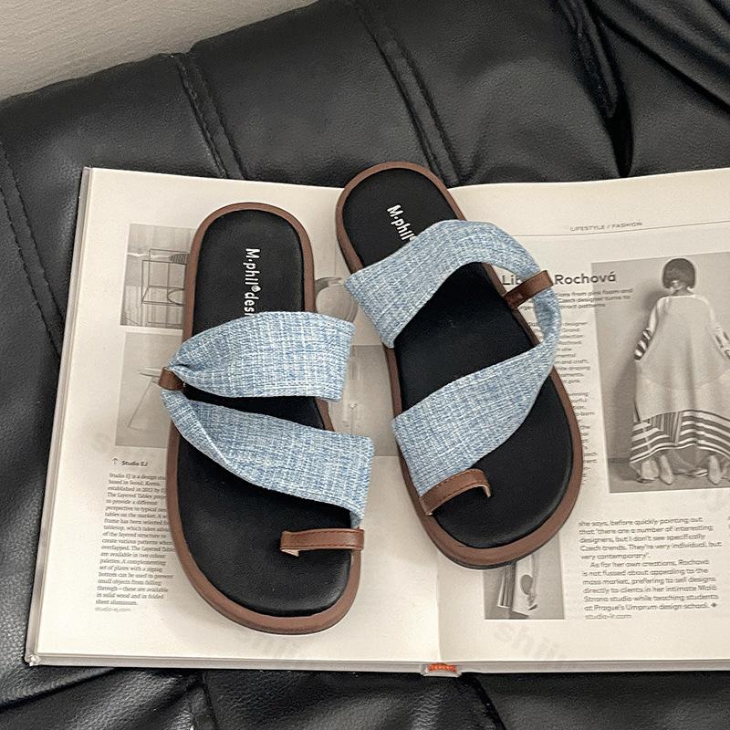 Woman Slippers 2026 Summer Flat Flip Flops Outdoor Beach Vacation Sandals Female Open Toe Lightweight Comfort Fashion Slippers