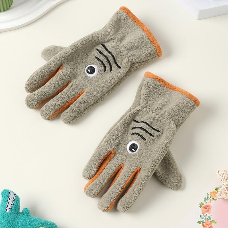 Children's men's and women's velvet autumn and winter Austrian velvet students riding skin-friendly outdoor warm and cold-proof cute cartoon gloves