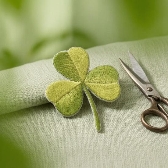Yousheng Four-Leaf Clover Embroidered Applique, Irish Shamrock Patch, Iron-on Sew-on Applique for Clothes Bags Hats Decoration Repairing