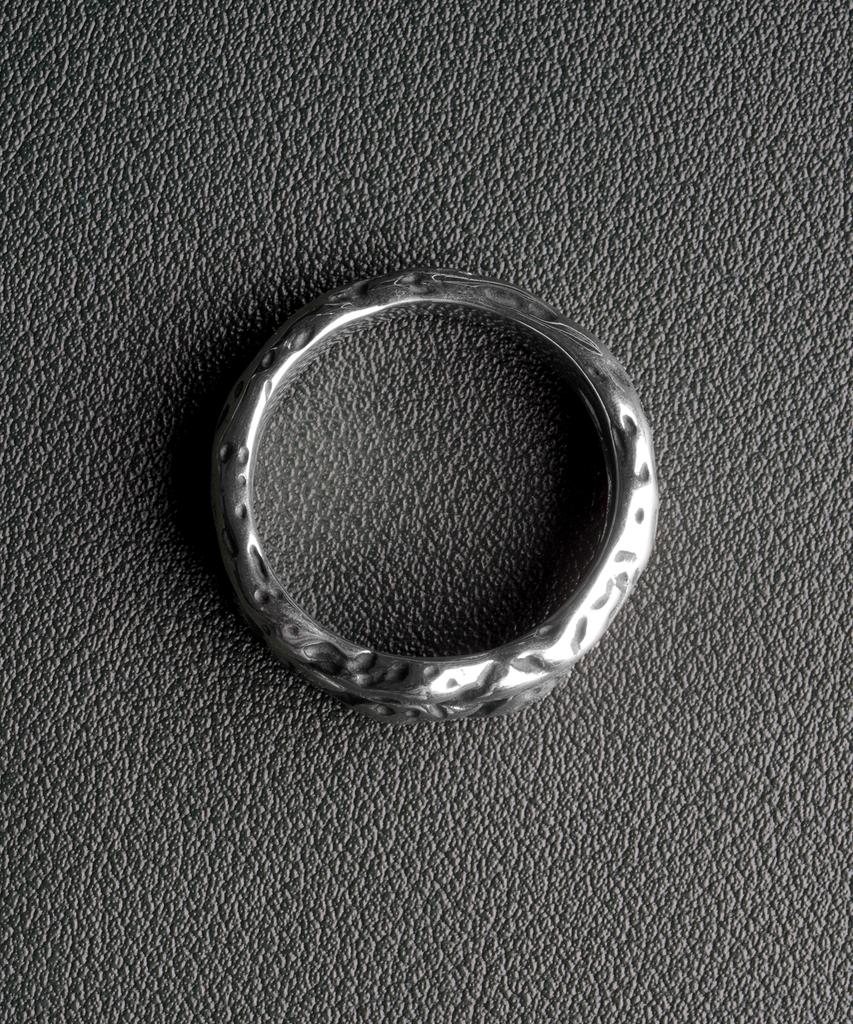 Button Seoul Distressed Rock Cross Ring