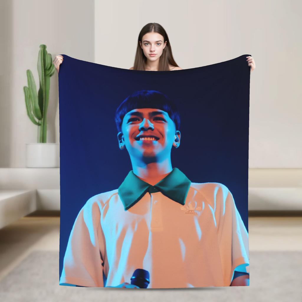 Milo J Argentinischer Rapper Warme Weiche Decke Flugzeugreise Plüsch Überwurf Lustiger Sofa Sessel Flanell Tagesdecke Schlafsofa Abdeckung