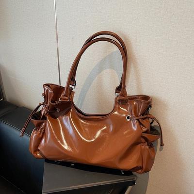 Sac fourre-tout de ville tendance en cuir ciré à l'huile, grande capacité, sac moto rétro et tendance à une épaule