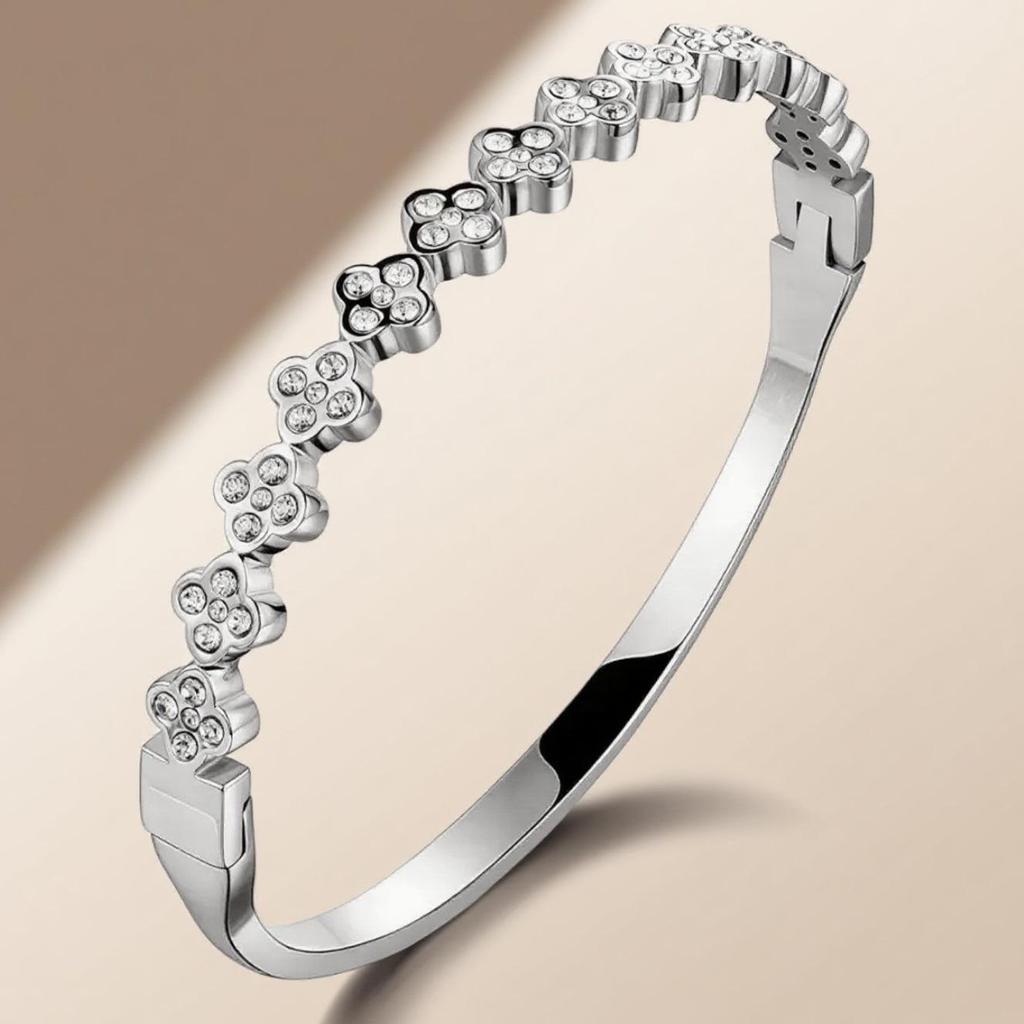 Pulsera de Acero de Titanio de Moda Europea y Americana para Mujer con Diamantes Microincrustados - Joyería de Acero Inoxidable que no Pierde el Color.