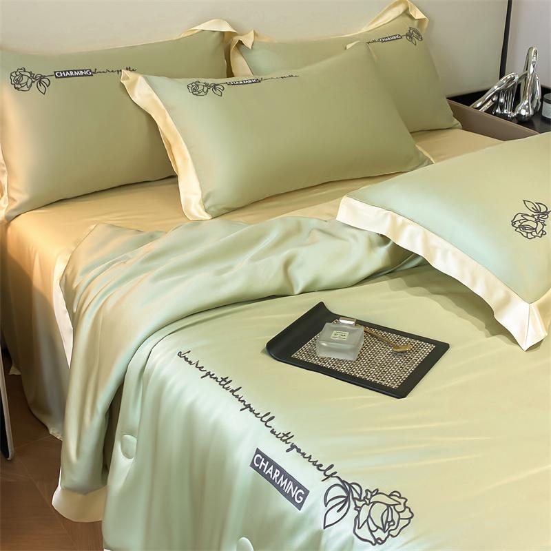 2024 New Summer Ice Silk Quilt Air Condition Blanket Smooth Breathable Lightweight Comforter Bedspreads On the Bed Solid Color