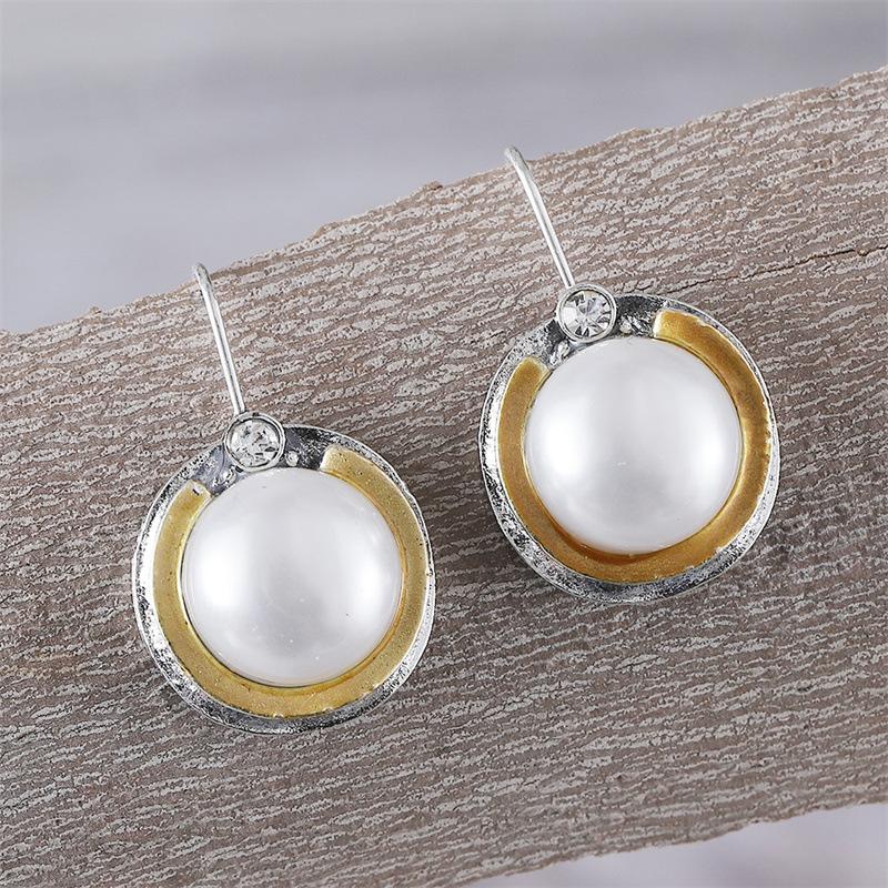Light Luxury Small Fragrant White Pearl Earrings